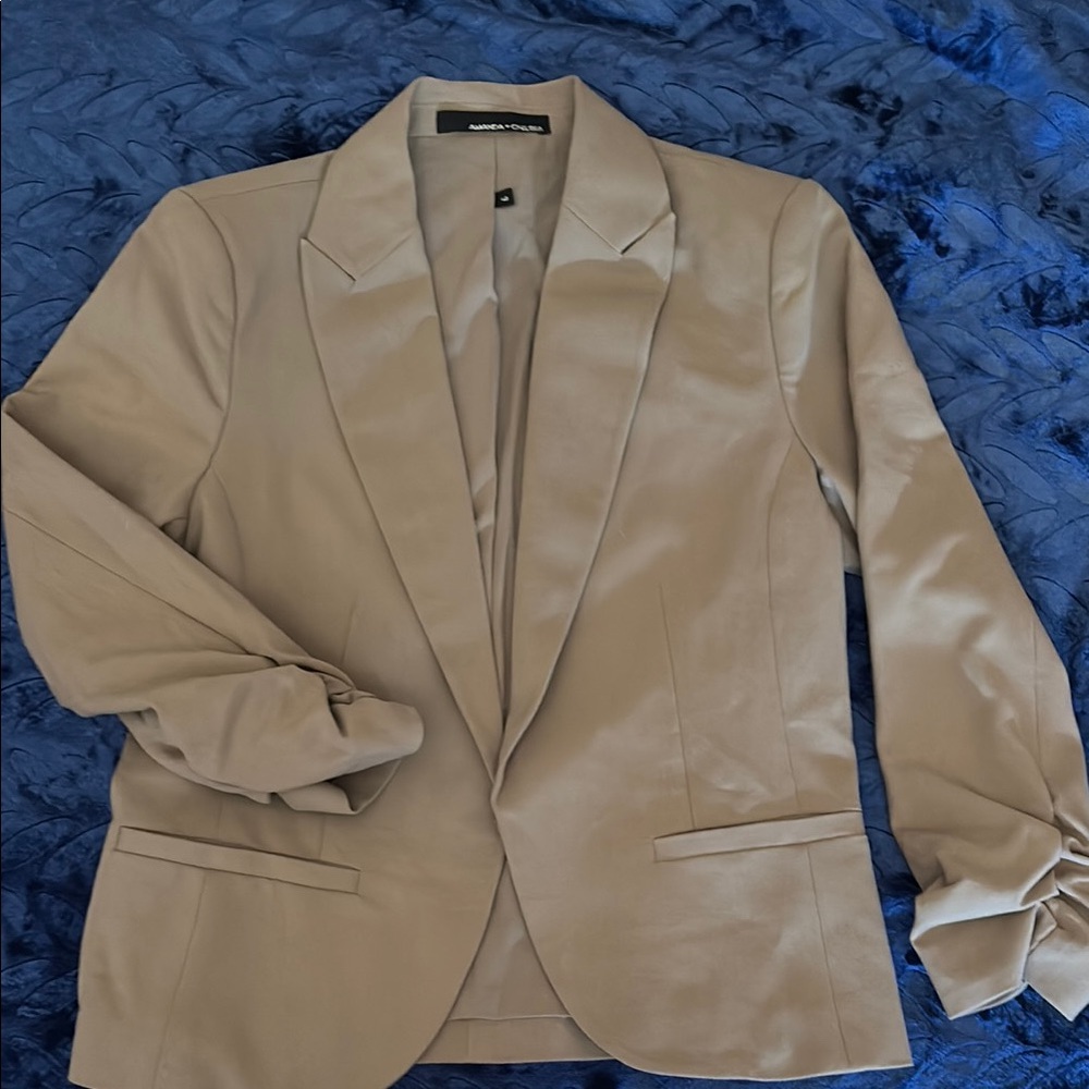 Amanda & Chelsea Women's Beige Blazer